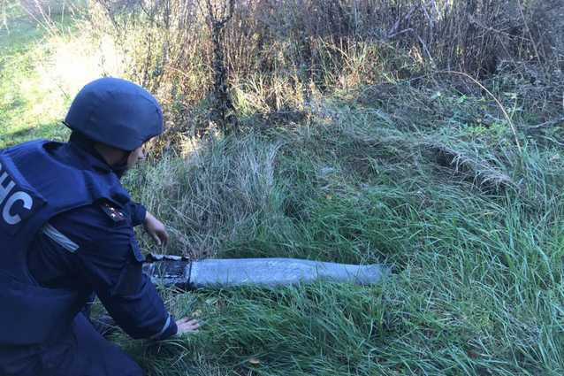 Хмельницькі піротехніки ліквідовують наслідки надзвичайної ситуації у Чернігівській області