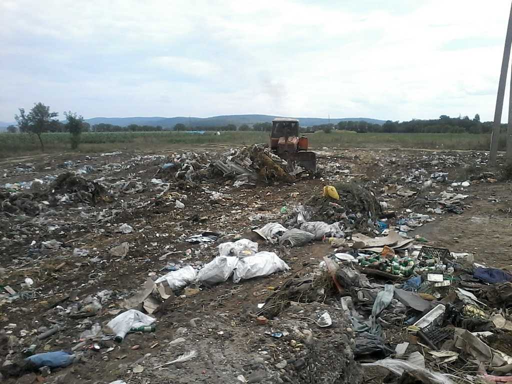 ОТГ на Хмельниччині оштрафували за відсутність сміттєзвалищ