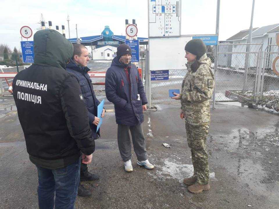 З Хмельниччини примусово видворили громадянина Молдови