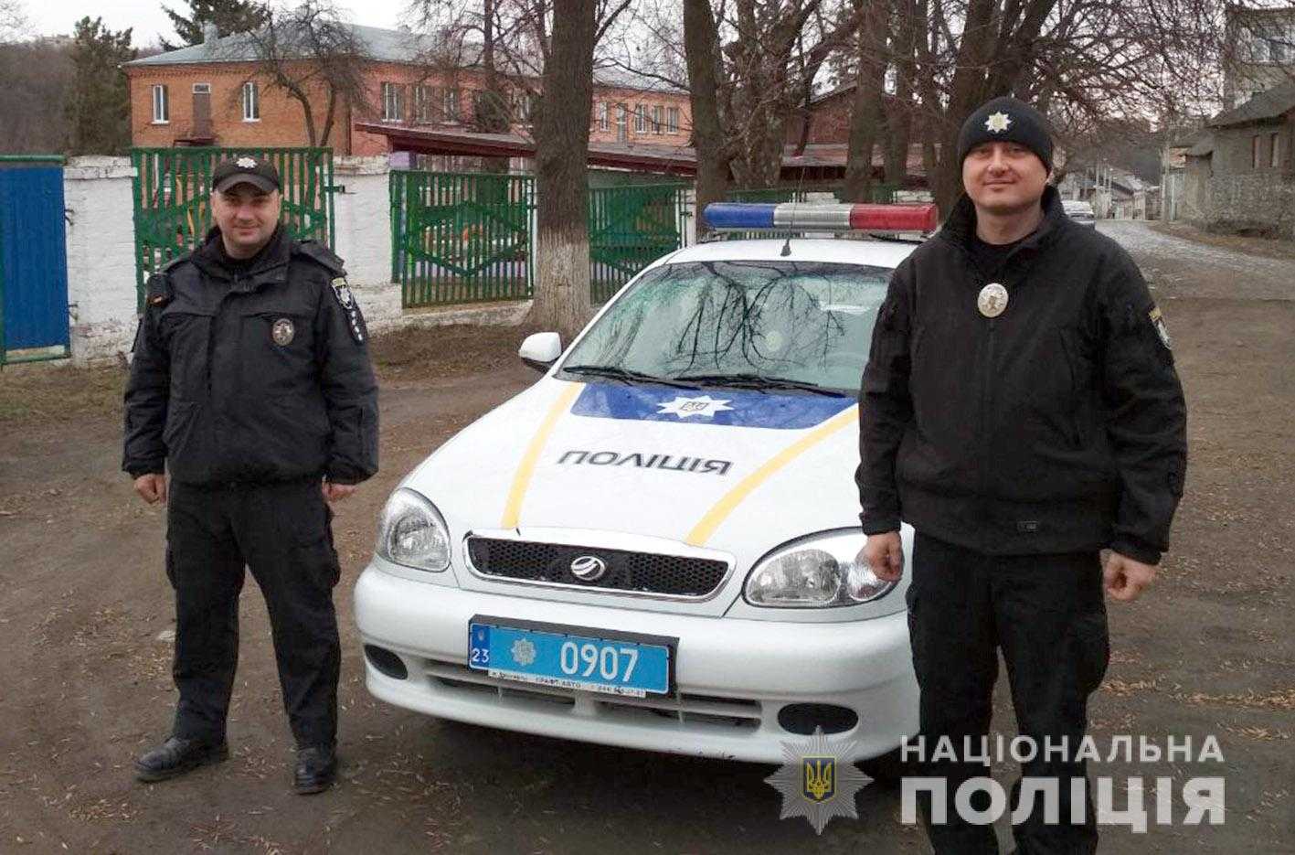 На Хмельниччині врятували двох чоловіків від самогубства