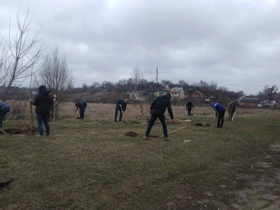 У Хмельницькому висаджують новий парк