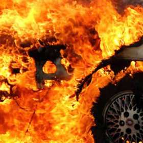 Автомобіль загорівся у Полонному