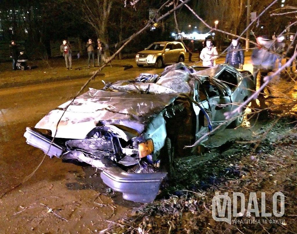 ДТП у Кам’янці-Подільському: водій дивом вцілів