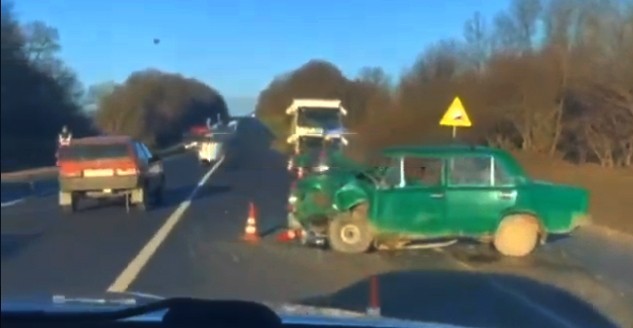 Три автомобілі потрапили у ДТП в Ярмолинецькому районі (ВІДЕО)