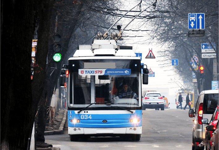 У Хмельницькому достроково відновили рух тролейбусів вулицею Кам’янецькою