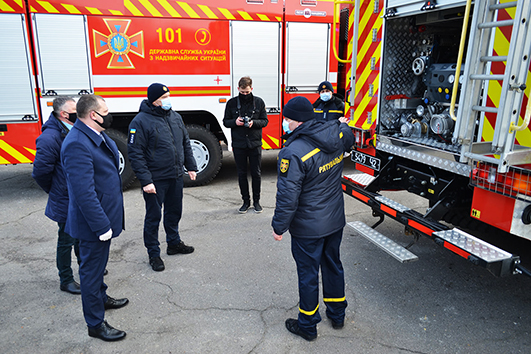 Автопарк рятувальників Хмельниччини поповнився трьома потужними пожежними автоцистернами нового зразка