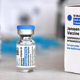 вакцина Джонсон - єдина, яку потрібно колоти один раз