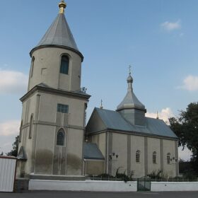 красносілка церква