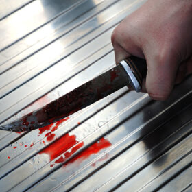 ніж в крові