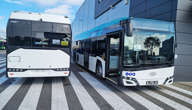 Для Хмельницького придбають ще декілька великогабаритних автобусів