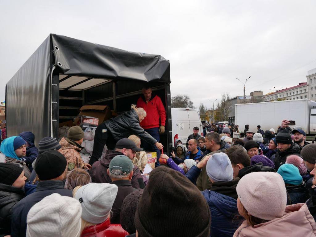 Як роздавали в Херсоні допомогу від Хмельниччини показали в Офісі Президента (ФОТО)