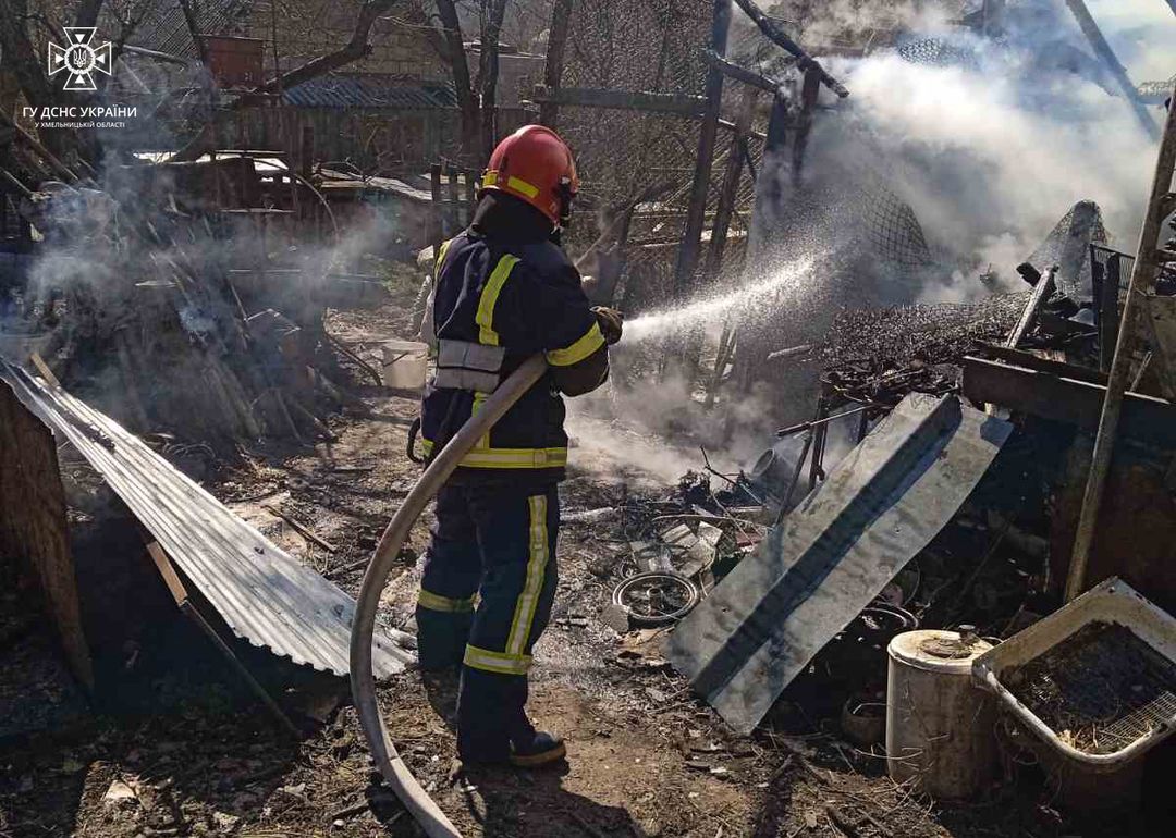 Чотири пожежі ліквідували на Хмельниччині за добу