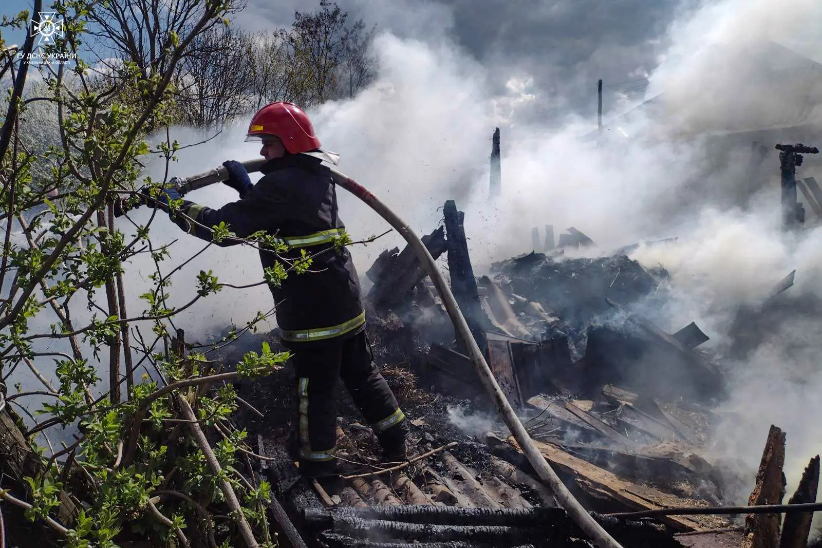 Чотири пожежі за добу ліквідували на Хмельниччині (ФОТО)