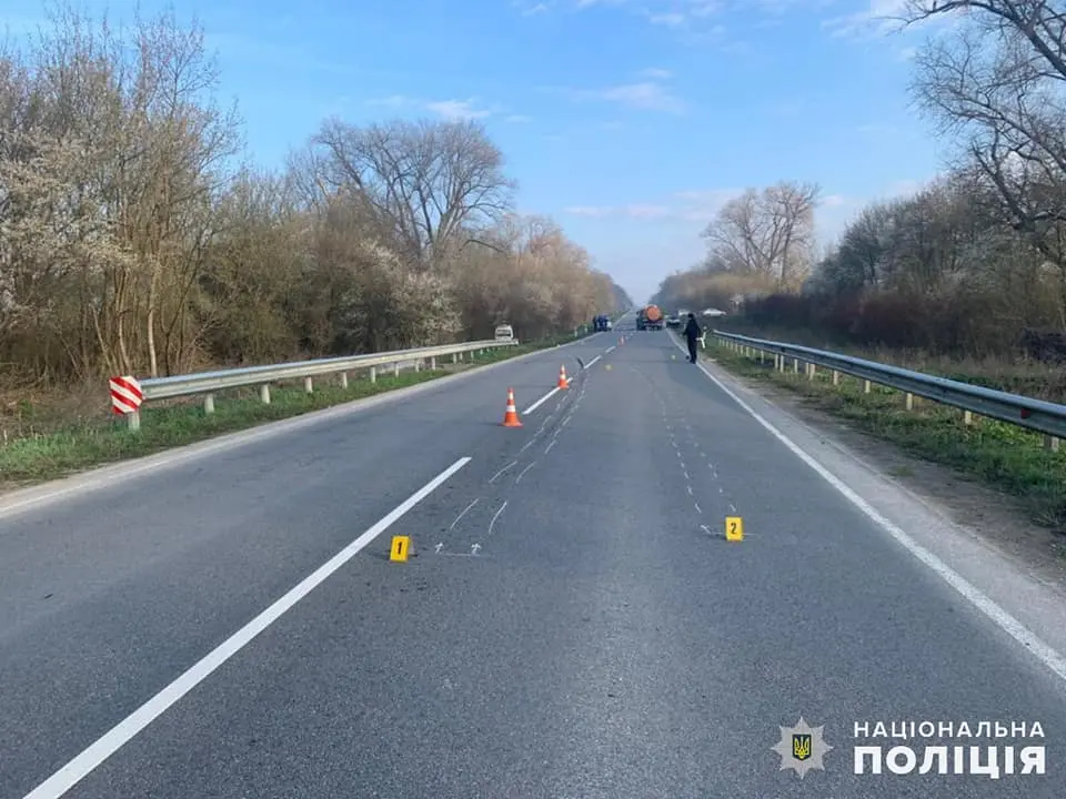 Особу загиблого у ДТП чоловіка встановили правоохоронці Хмельниччини