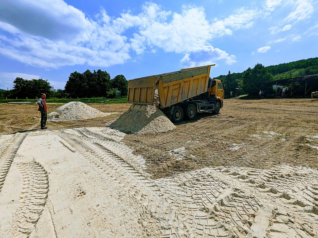 облаштування нового пляжу на Бакоті