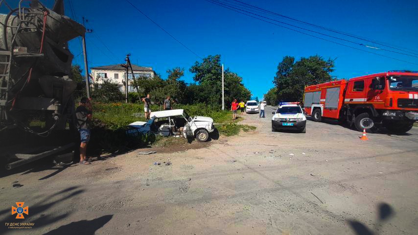 У ДТП з вантажівкою на Кам’янеччині загинула жінка, дитина – в реанімації