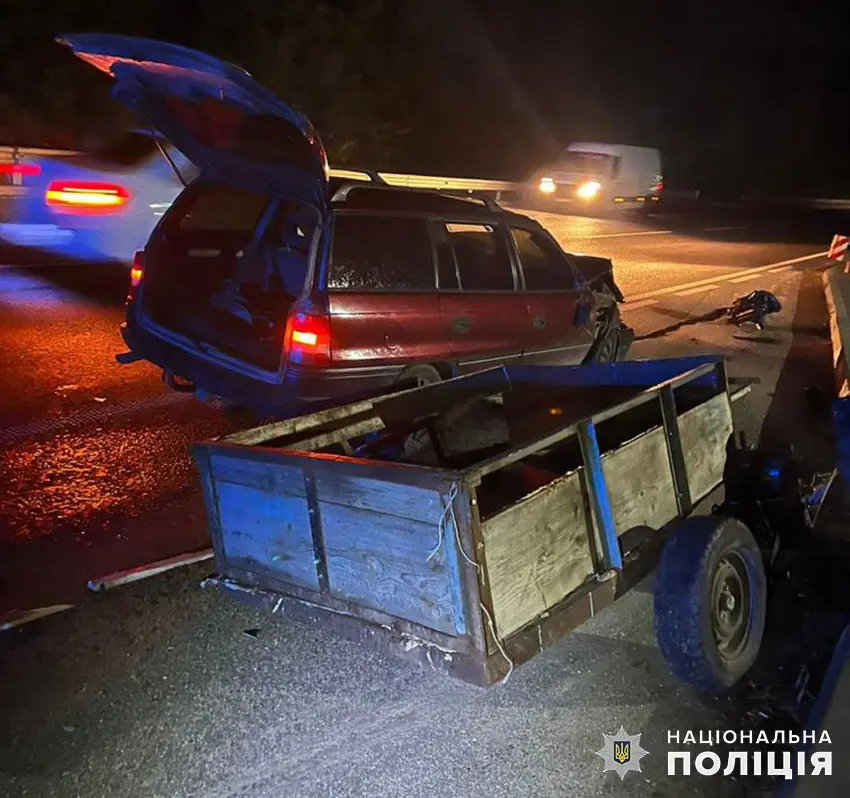 У ДТП на Хмельниччині травмувались водій та пасажир мотоблока