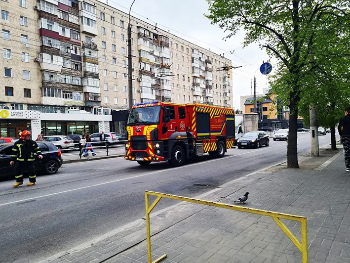 У двох торгових центрах в Хмельницькому шукають вибухівку