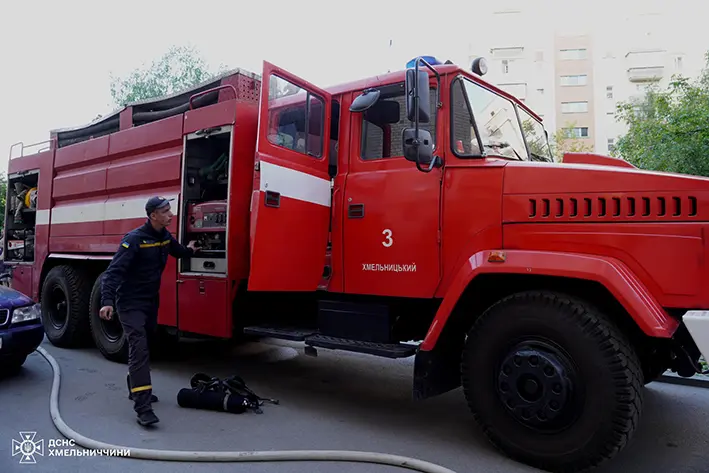 Жінка та дитина травмувалися на пожежі у Хмельницькому