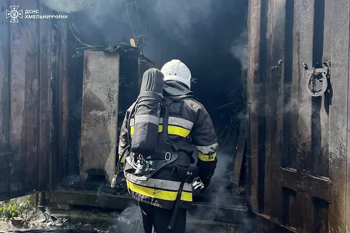 Двоє чоловіків загинули у пожежах на Хмельниччині