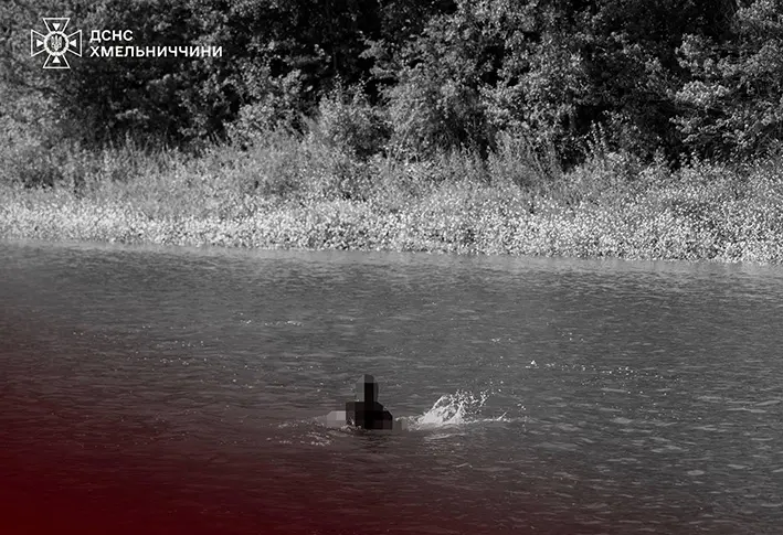 У Хмельницькому районі з водойми дістали тіло підлітка