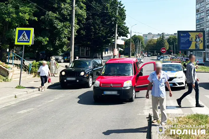 Внаслідок ДТП у Хмельницькому травмувалася пенсіонерка