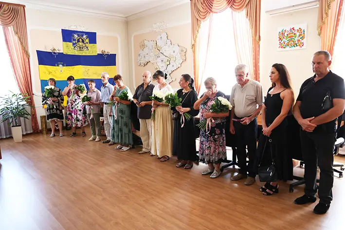 Родинам семи захисників з Хмельниччини вручили державні нагороди