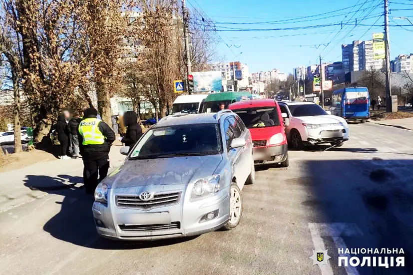 Пасажирка маршрутки травмувалася внаслідок ДТП у Хмельницькому