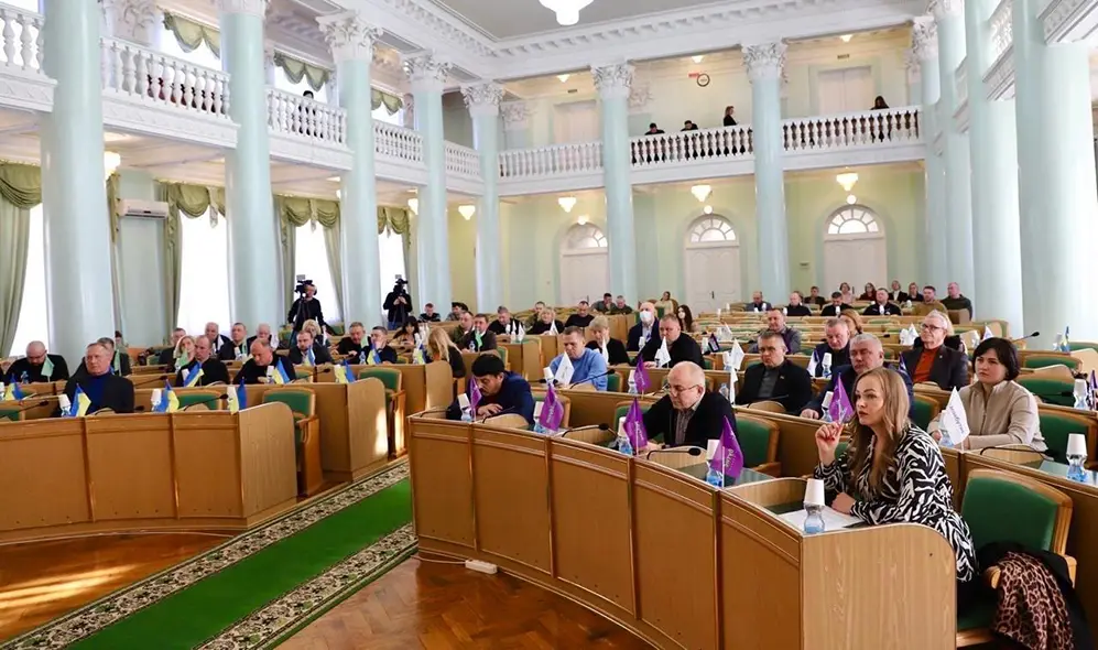 На сесії Хмельницької обласної ради депутати підтримали звернення в підтримку Президента