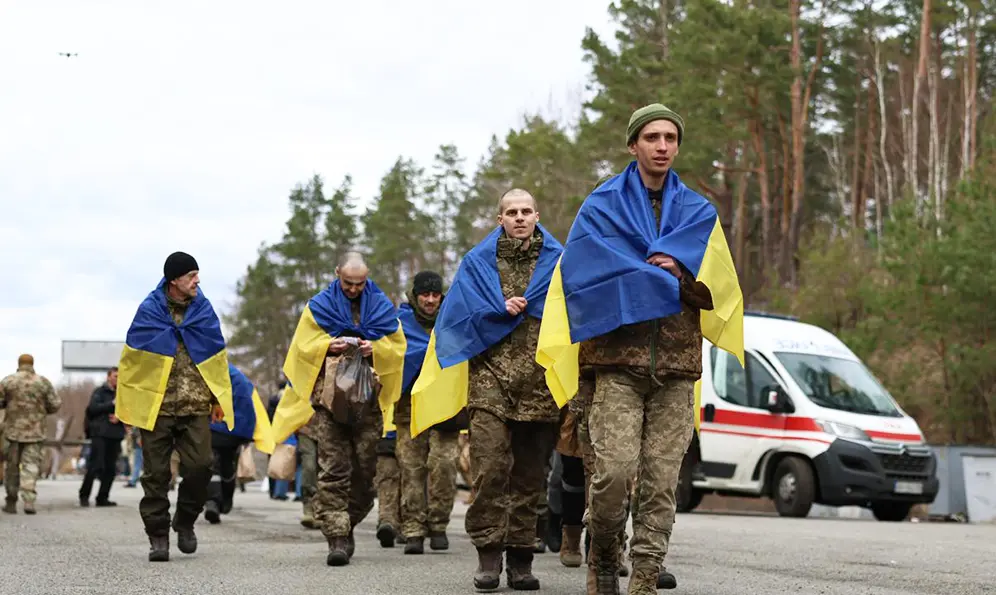 З російського полону повернулися двоє захисників з Хмельниччини