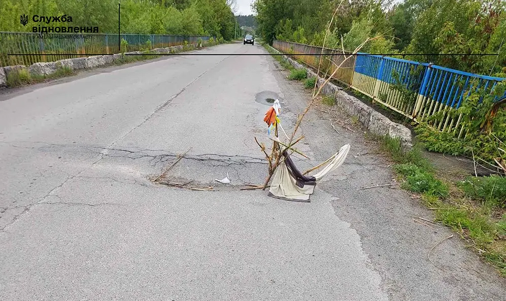 На Хмельниччині оперативно поремонтували аварійний міст на автошляху регіонального значення (ФОТО)