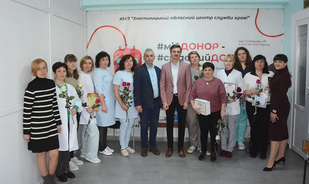 Медсестер у Хмельницькому відзначили з нагоди свята (ФОТО)