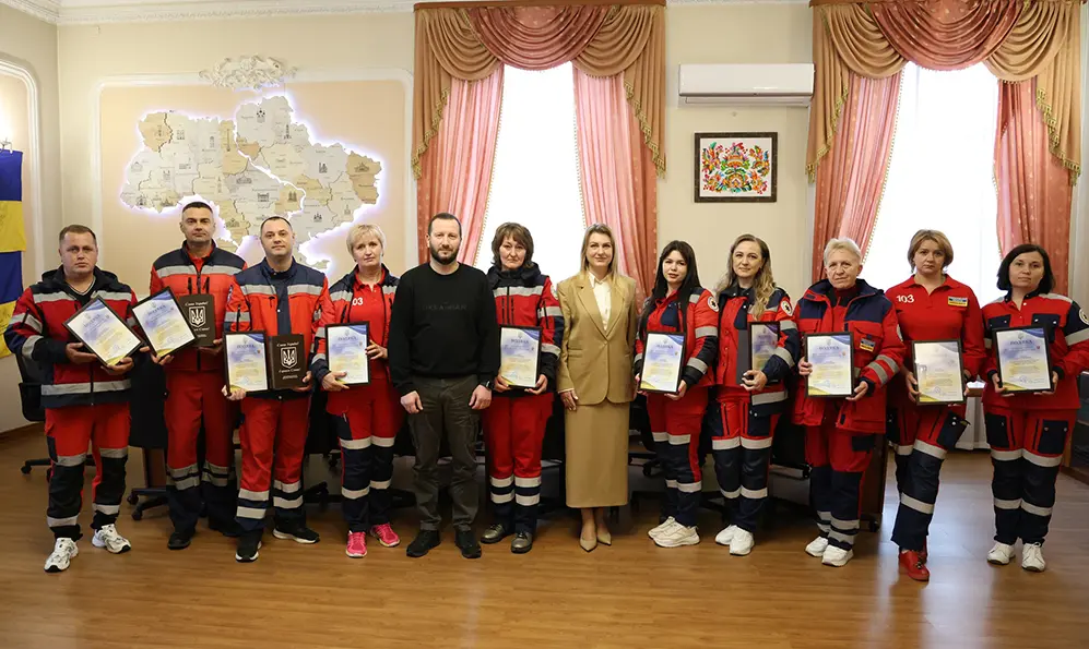 Працівників екстреної медичної допомоги відзначили у Хмельницькій ОВА