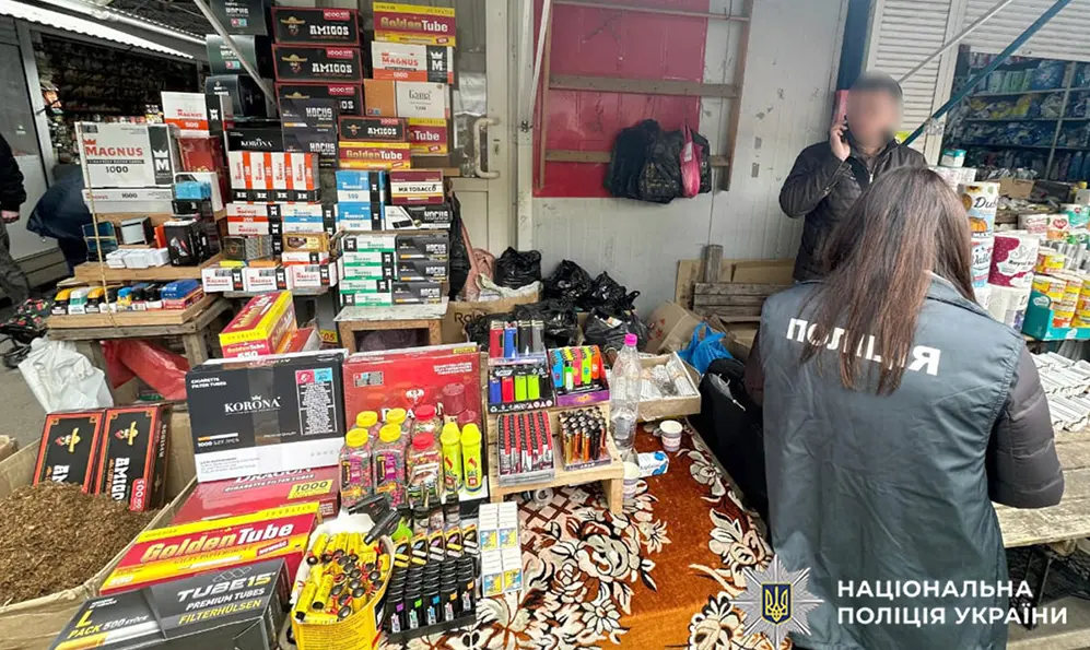На Кам’янеччині викрили родину, що займалася виготовленням та збутом фальсифікованих цигарок