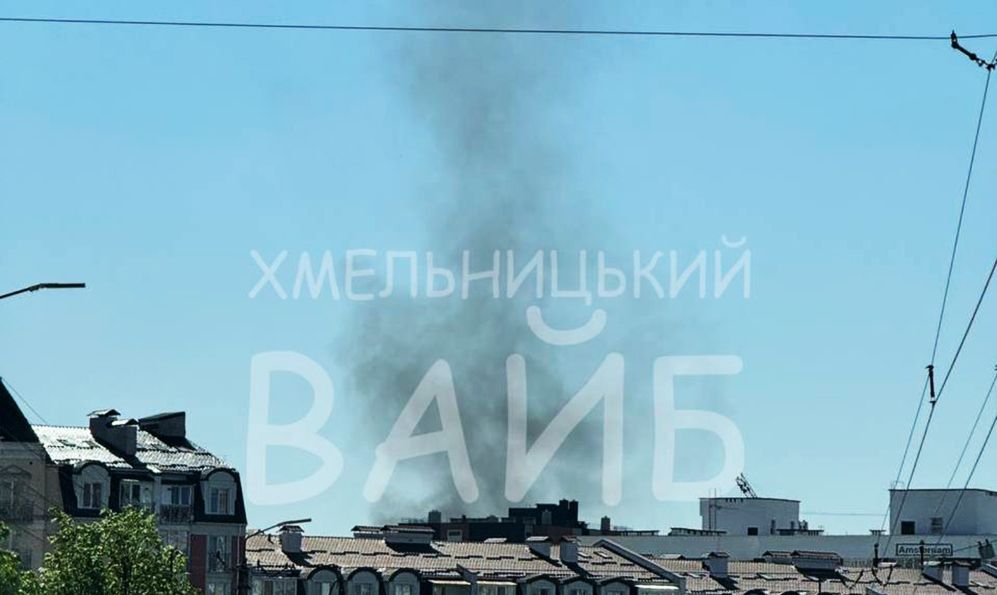 У Хмельницькому сталася масштабна пожежа у мікрорайоні Озерна (ВІДЕО)