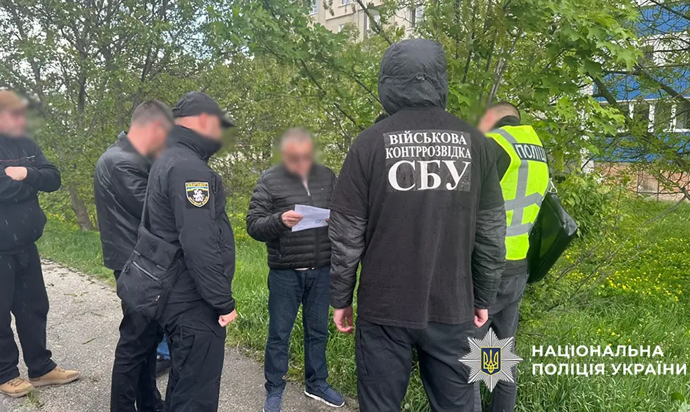 Схему вивезення за кордон ухилянтів, які «прикривалися хворими родичами», заблокували правоохоронці Хмельниччини