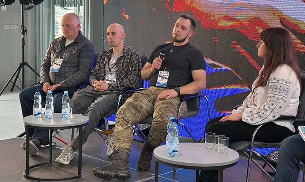 Пліч-о-пліч із тими, хто боронить Україну: у Хмельницькому відбувся ветеранський форум