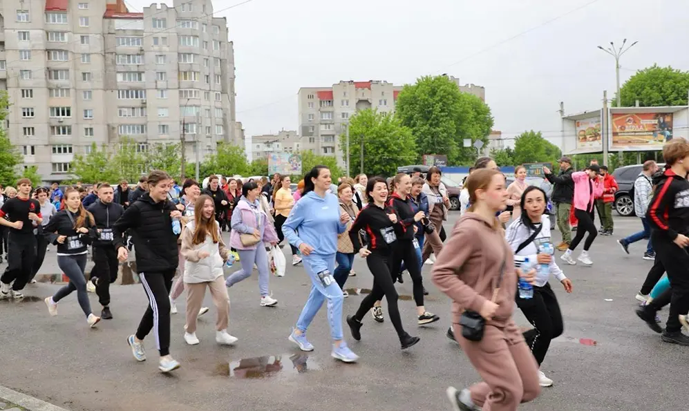 Благодійний забіг до Дня героїв на підтримку Сил спеціальних операцій відбувся у Хмельницькому