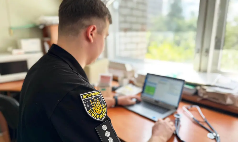 Кіберполіцейські припинили злочинну діяльність лікарів-хірургів, які завдали збитків державі на майже півмільйона гривень