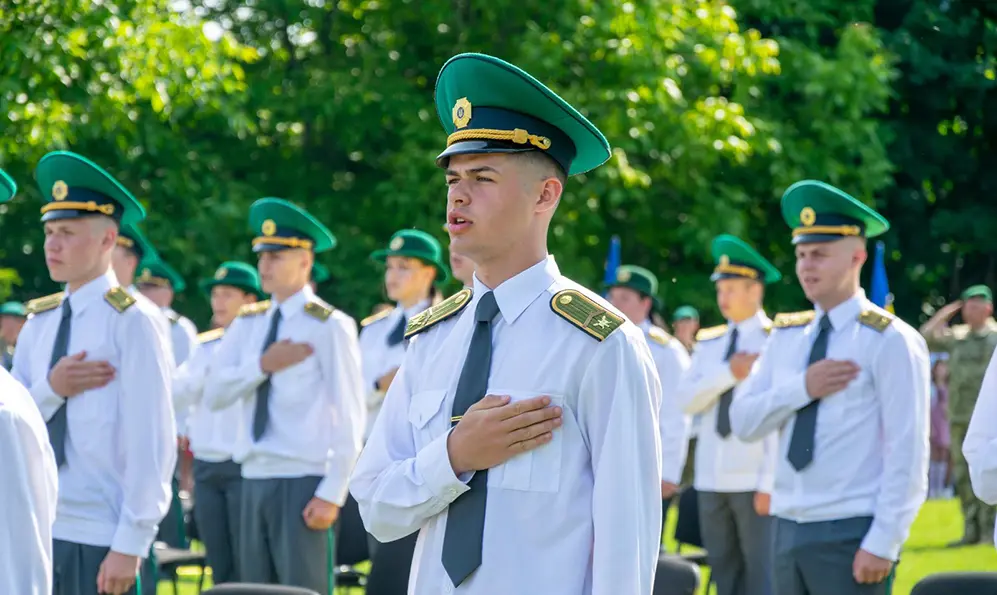 У Хмельницькому ліцеїсти-прикордонники зустріли довгоочікуваний випуск