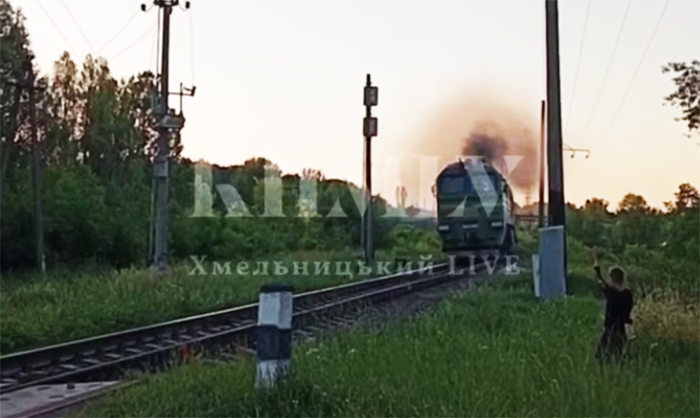 «Стріляв по дітях з вікна поїзда»: хмельничани повідомляють про надзвичайну ситуацію на залізниці
