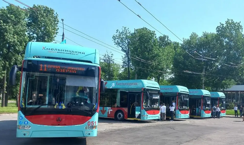 Нову партію чернігівських тролейбусів отримав Хмельницький