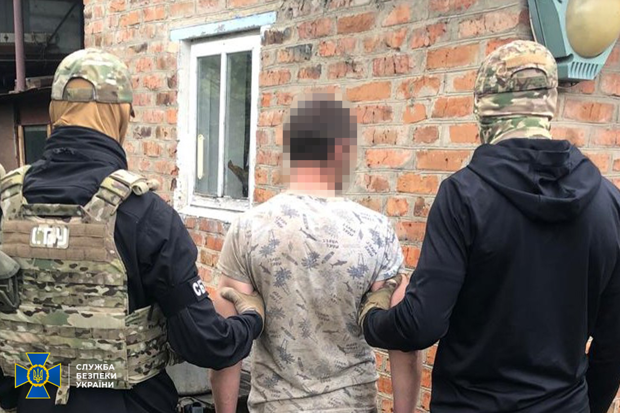 Шпигував за вильотами авіації на Хмельниччині: СБУ затримала ворожого коригувальника