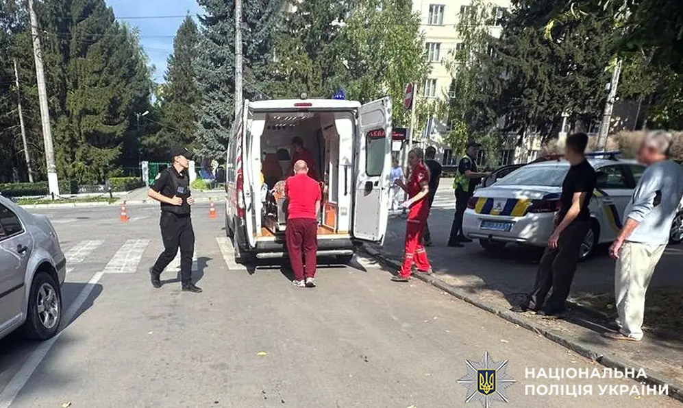 У Кам’янці-Подільському на «зебрі» автомобіль збив жінку