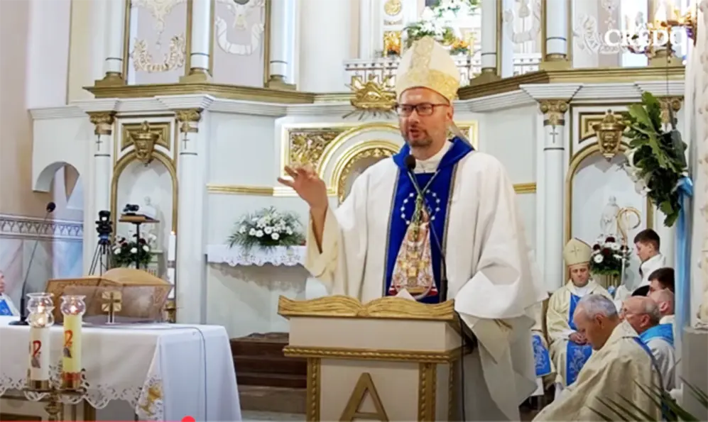 Апостольський нунцій в Україні взяв участь в урочистому Богослужінні у храмі на Хмельниччині