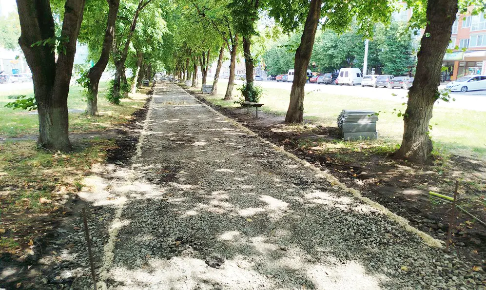 Пішохідну зону оновлюють у центрі Кам’янця-Подільського