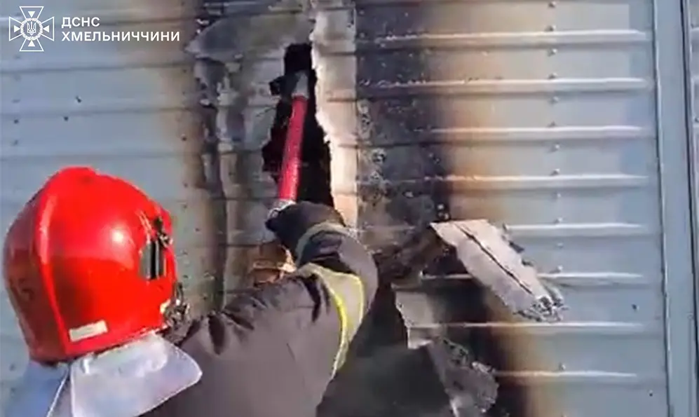 У селі на Хмельниччині горіла вантажівка