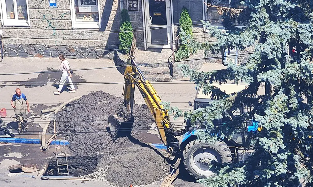 У центрі Хмельницького відсутнє водопостачання: яка причина