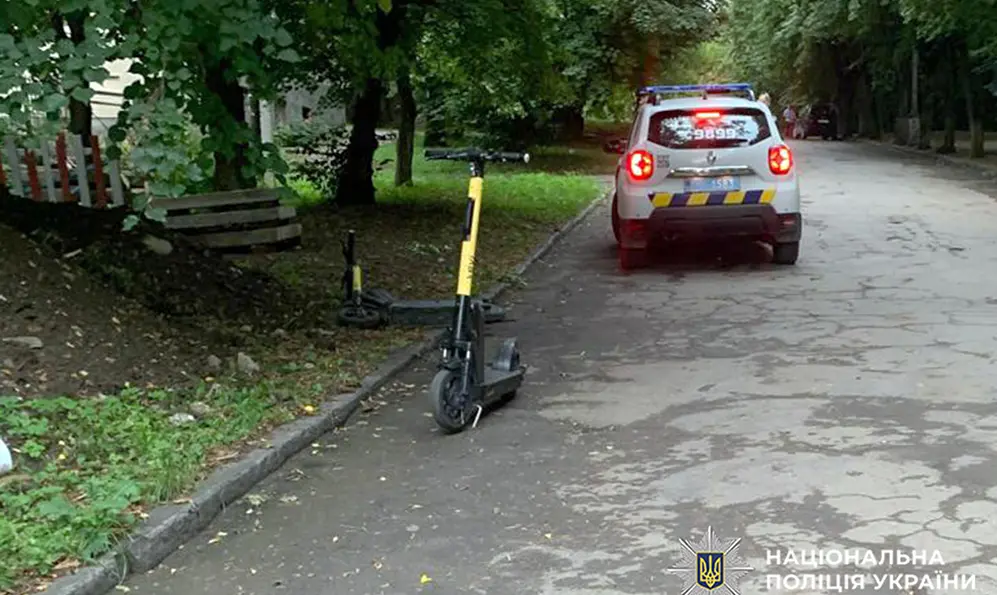 16-річна пасажирка електросамоката серйозно травмувалася у Кам’янці-Подільському