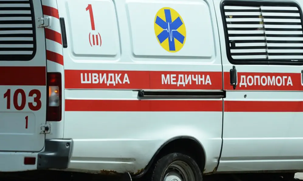 Мешканка Хмельницького району травмувалася внаслідок російського обстрілу: який її стан